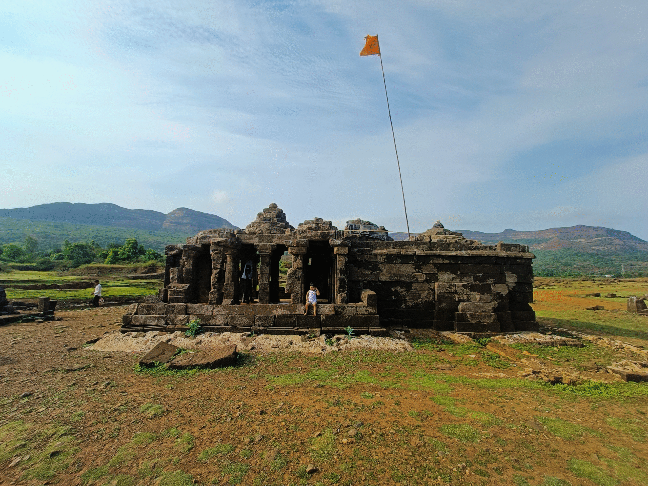 рдкрд╡рдирд╛ рддрд▓рд╛рд╡рд╛рддреАрд▓ 1000 рд╡рд░реНрд╖реЗ рдЬреБрдиреЗ рд╡рд╛рдШреЗрд╢реНрд╡рд░ рдордВрджрд┐рд░: рдкрд╛рдгреНрдпрд╛рдЦрд╛рд▓реА рд▓рдкрд▓реЗрд▓рд╛ рд░рд╣рд╕реНрдпрдордпреА рдЗрддрд┐рд╣рд╛рд╕!